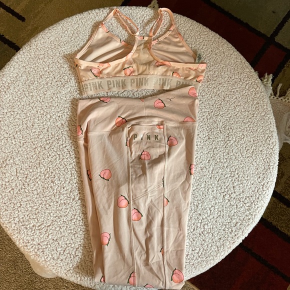 Victoria‘s Secret PINK peach 🍑 sports bra and leggings with pockets - Picture 4 of 6